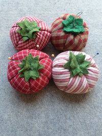 Tomato Pincushion in Red & White Homespun Cotton