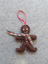 Gingerbread Felt Holiday Ornament DIY Kit 
