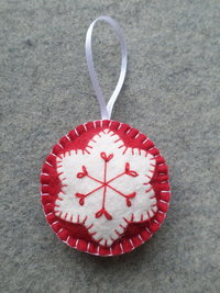 Ball Felt Holiday Ornament DIY Kit 