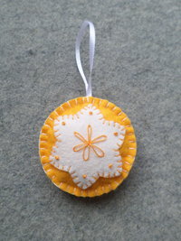 Ball Felt Holiday Ornament DIY Kit 