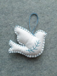White Dove Felt Holiday Ornament DIY Kit 