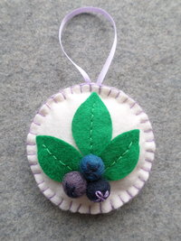 Blueberry Felt Holiday Ornament DIY Kit 