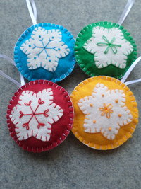 Set of 4 Bright Colored Holiday Felt Ball Ornaments DIY Kit 
