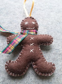Gingerbread Felt Holiday Ornament DIY Kit 