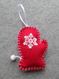  Mitten Felt Holiday Ornament DIY Kit 