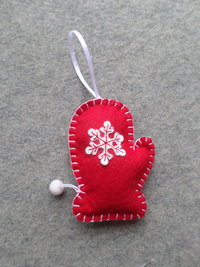  Mitten Felt Holiday Ornament DIY Kit 