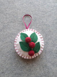 Cranberry Felt Holiday Ornament DIY Kit 