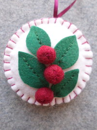 Cranberry Felt Holiday Ornament DIY Kit 