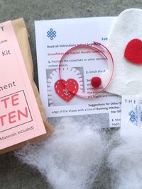  Mitten Felt Holiday Ornament DIY Kit 