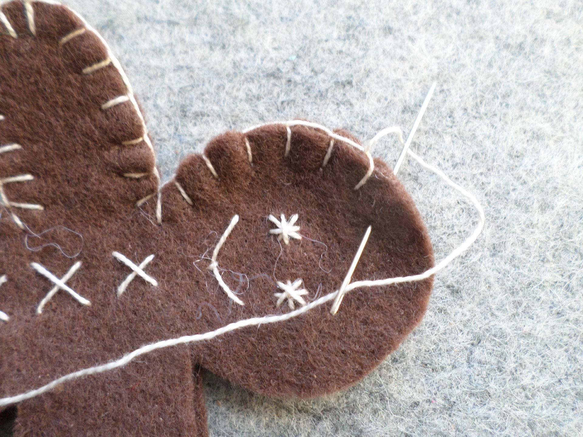 Gingerbread Felt Holiday Ornament DIY Kit 