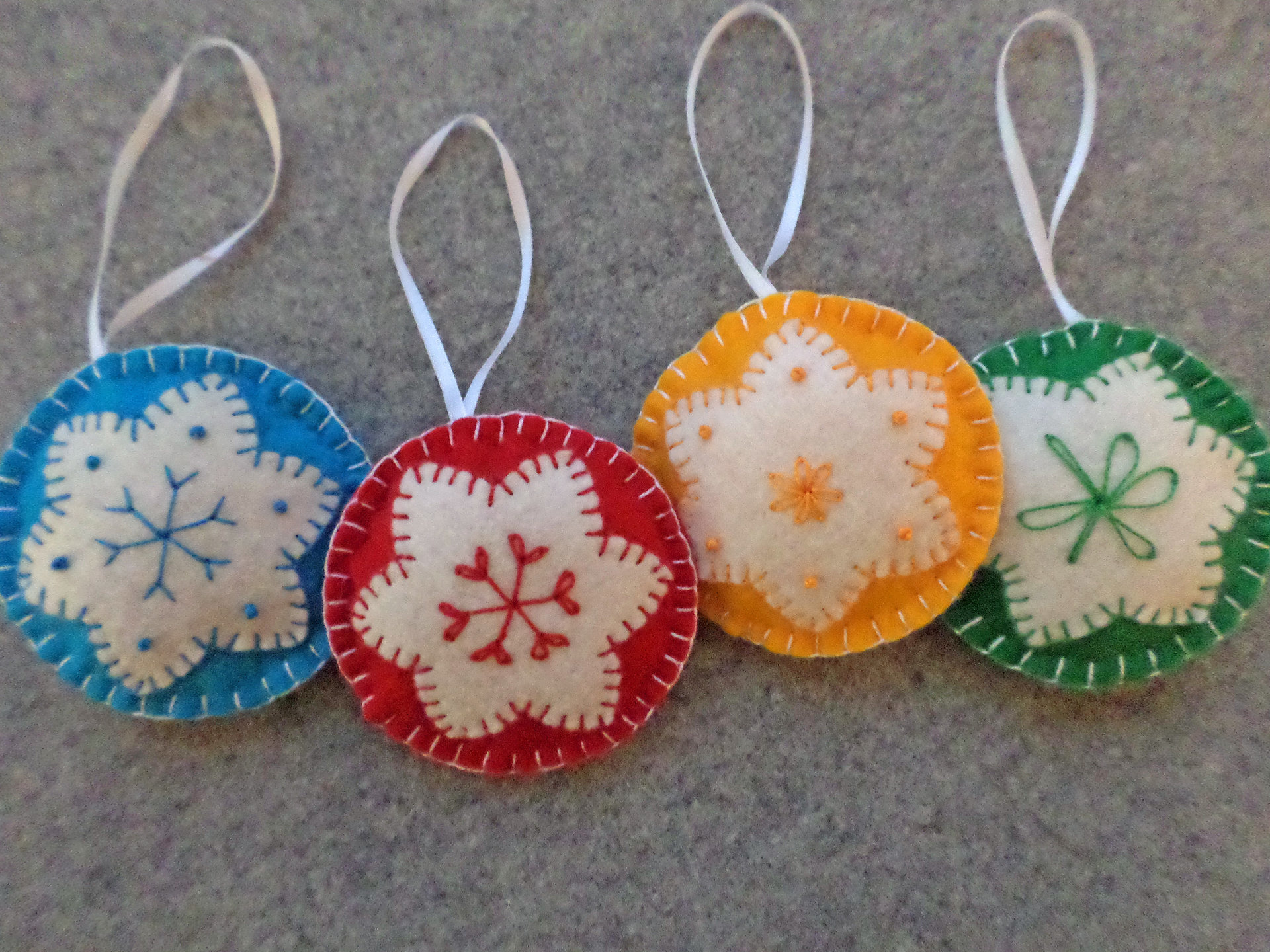 Ball Felt Holiday Ornament DIY Kit 
