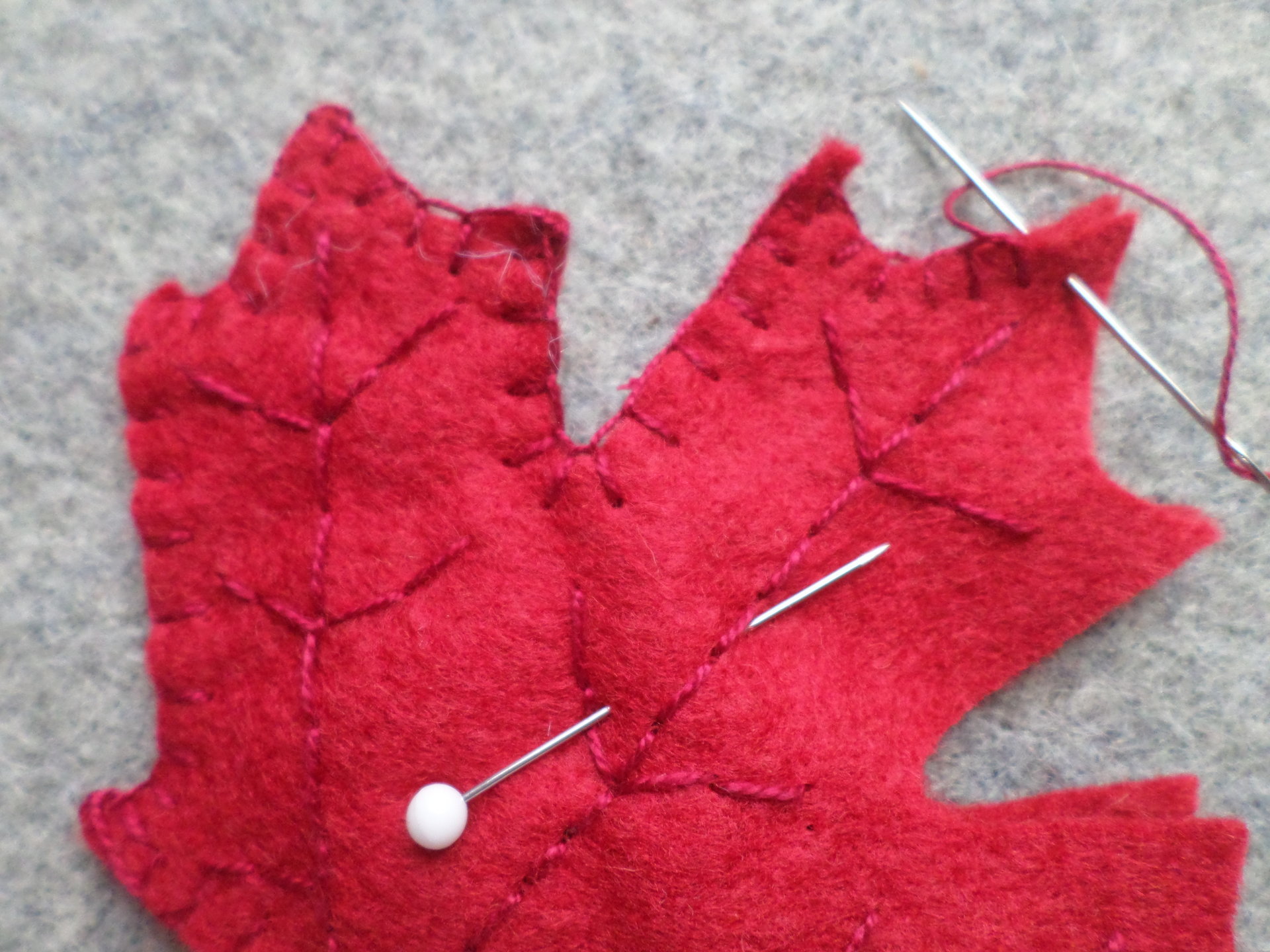 Maple Leaf Felt Holiday Ornament DIY Kit 
