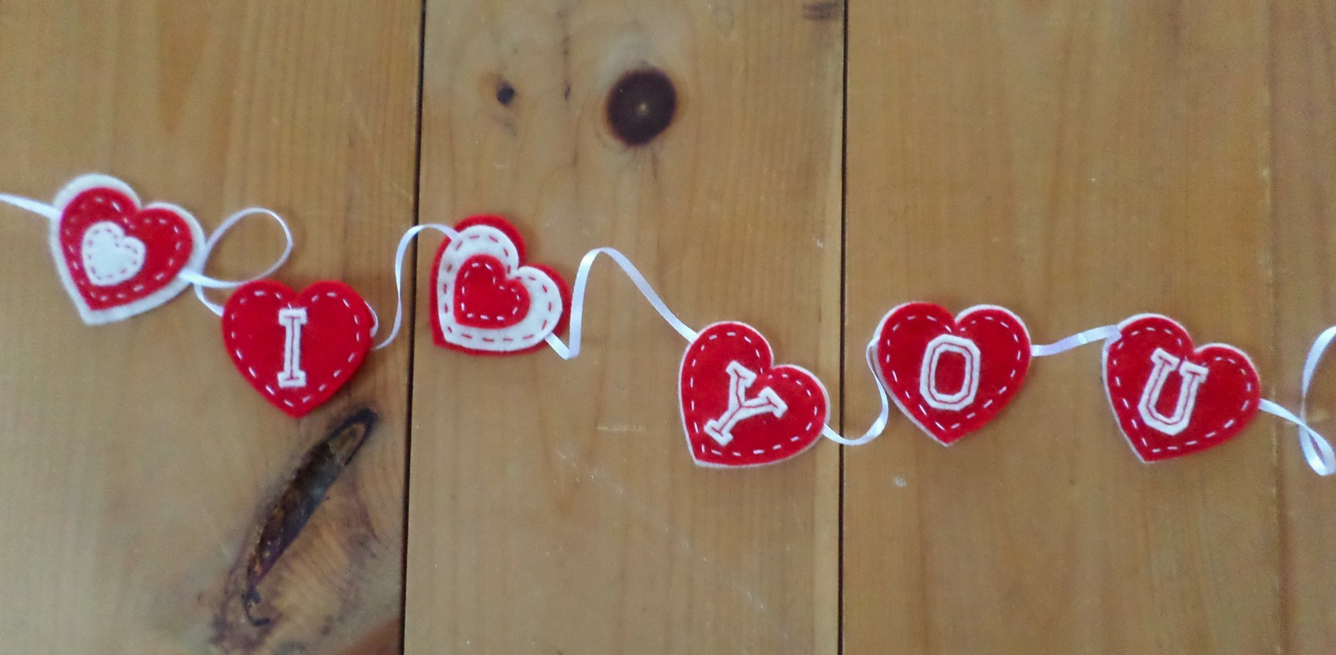 Valentine Hearts Felt Garland DIY Sewing Kit 