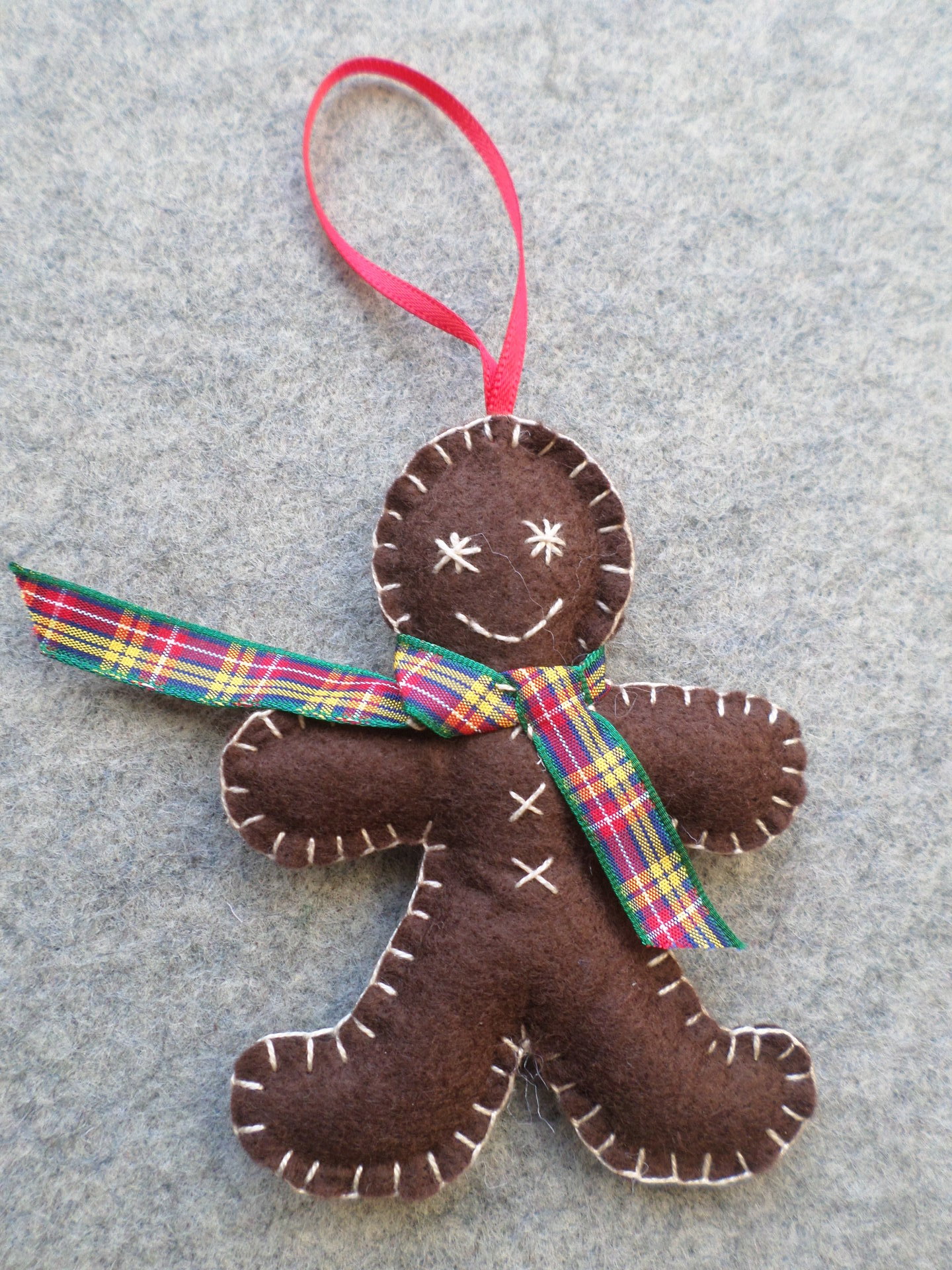 Gingerbread Felt Holiday Ornament DIY Kit 