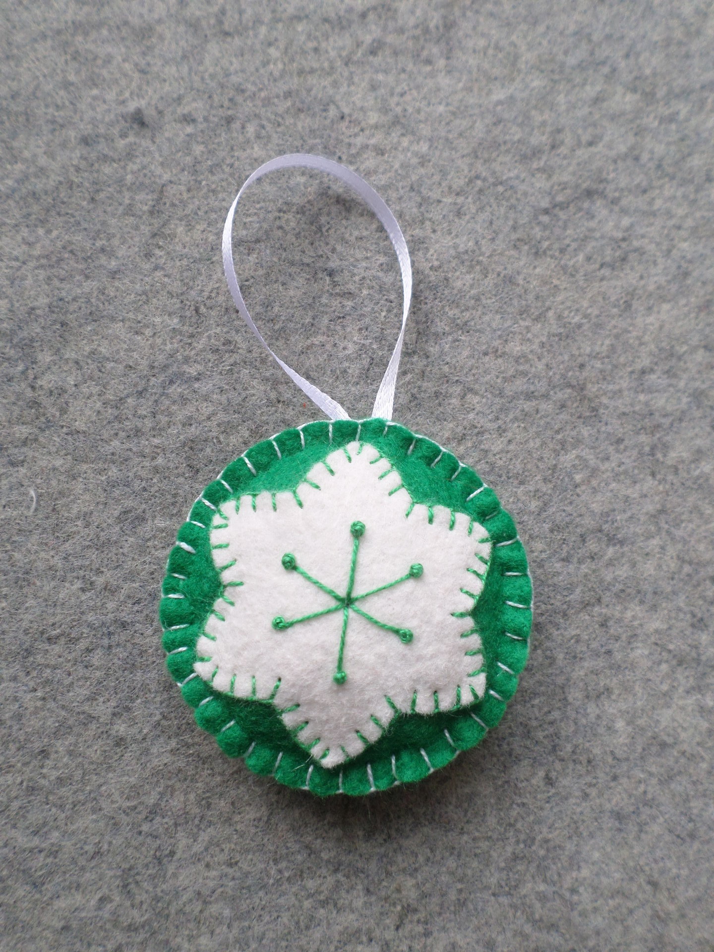 Ball Felt Holiday Ornament DIY Kit 