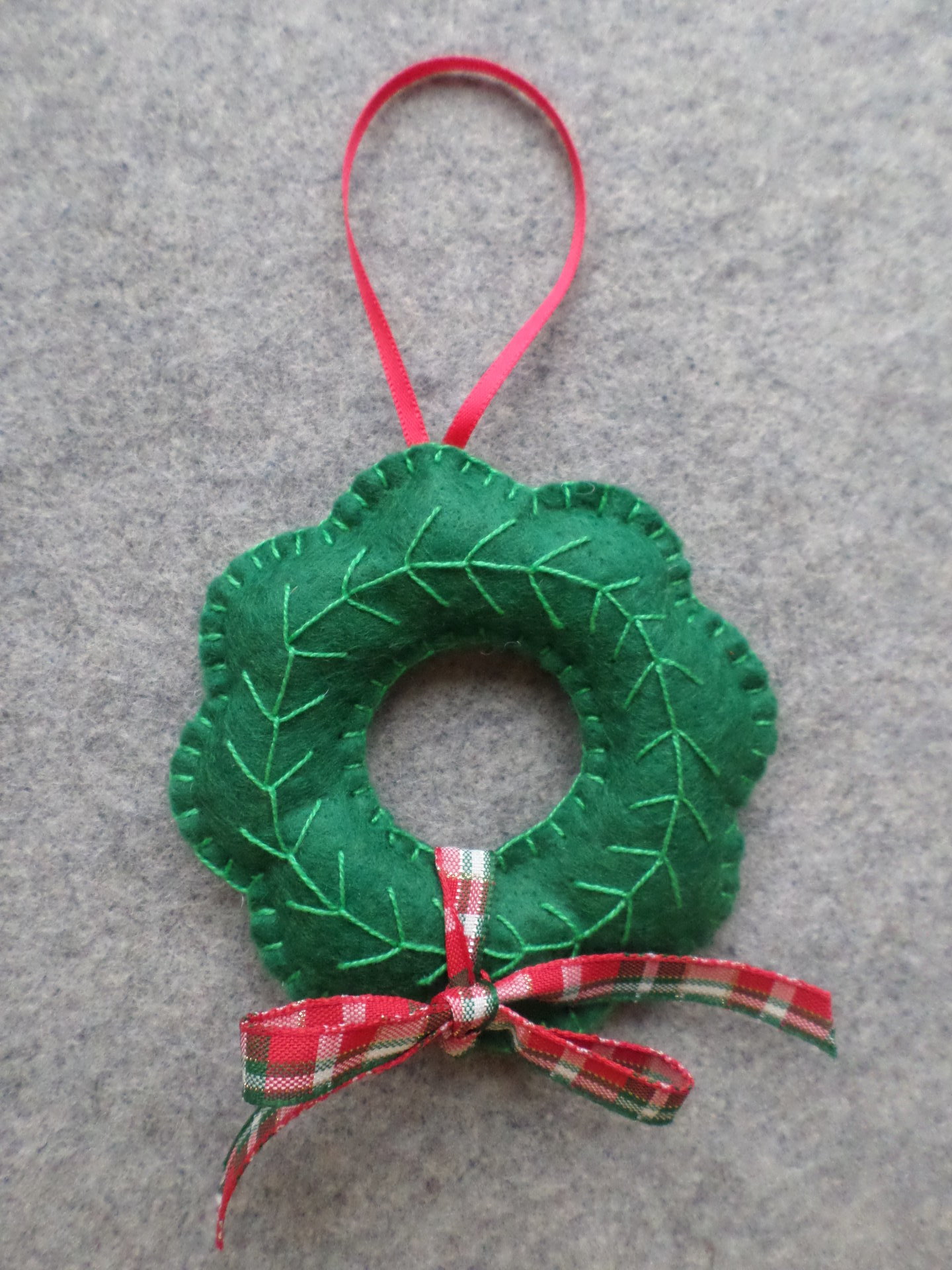 Wreath Felt Holiday Ornament DIY Kit 