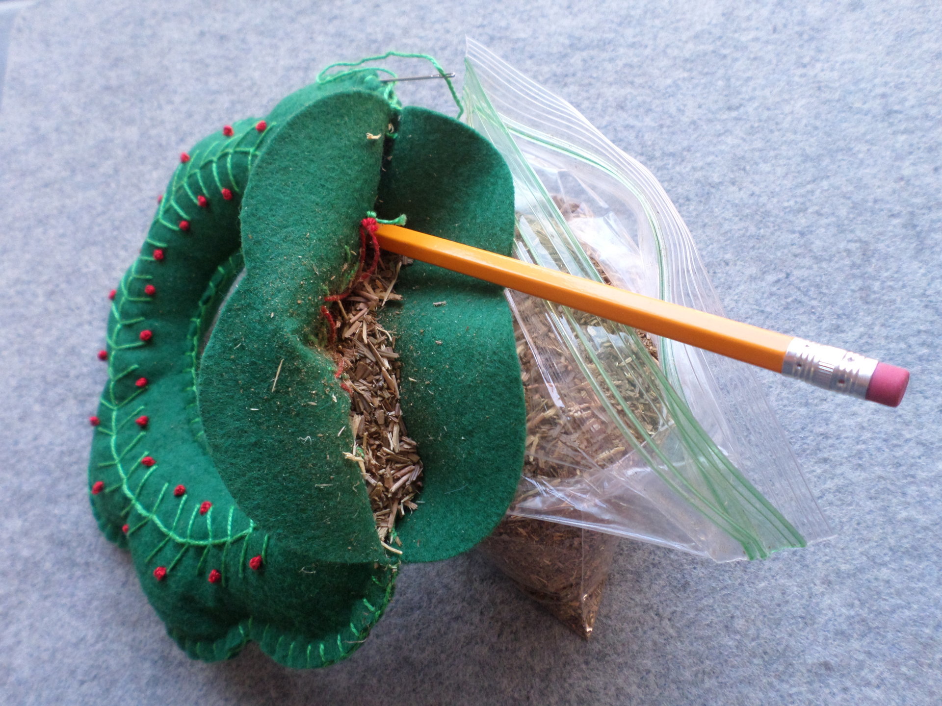 Maine Balsam Fir Felt Wreath Craft Kit