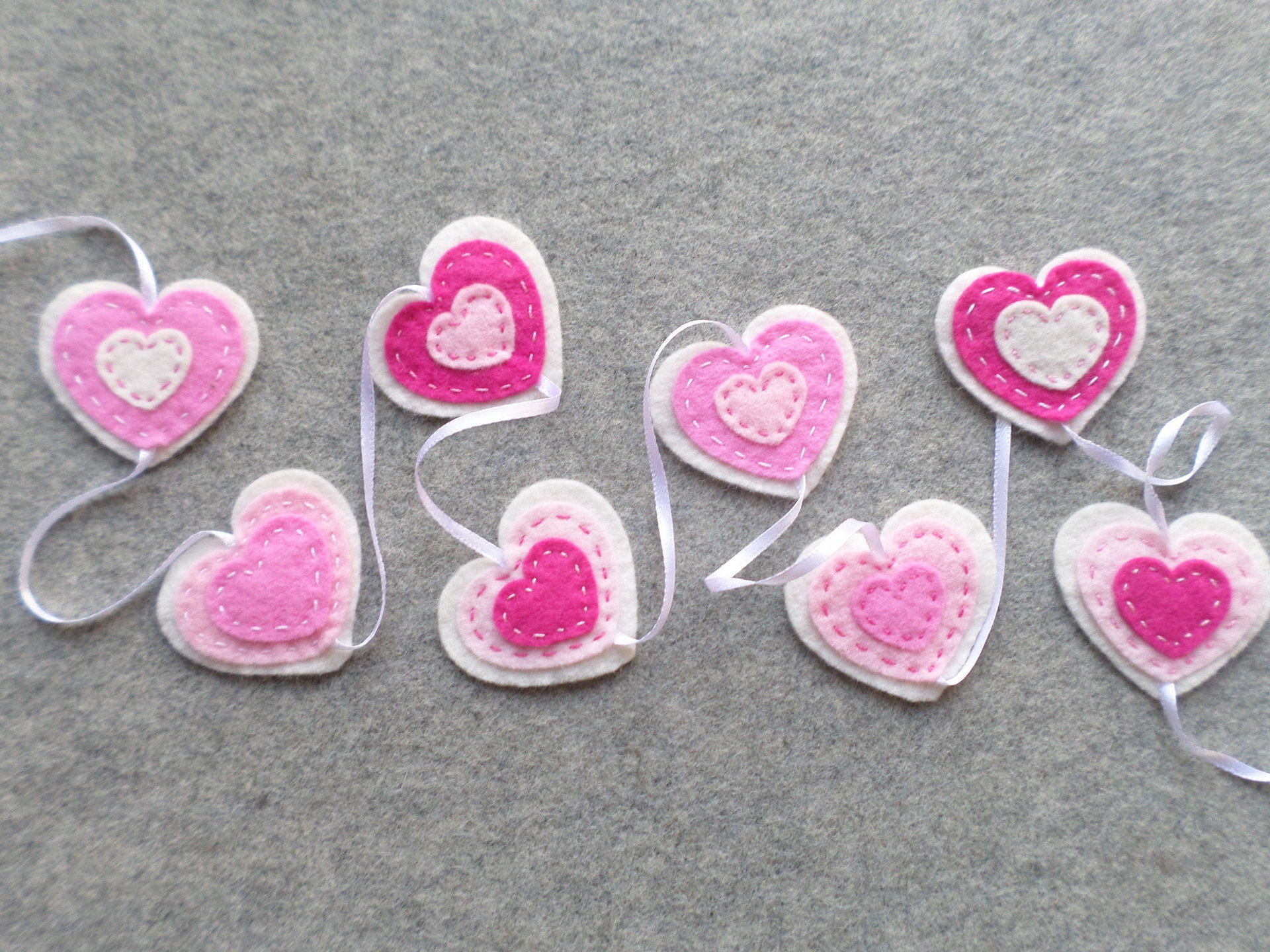 Valentine Hearts Felt Garland DIY Sewing Kit 