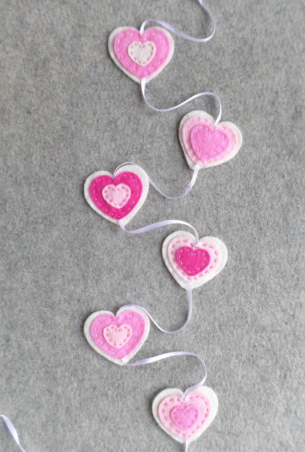 Valentine Hearts Felt Garland DIY Sewing Kit 