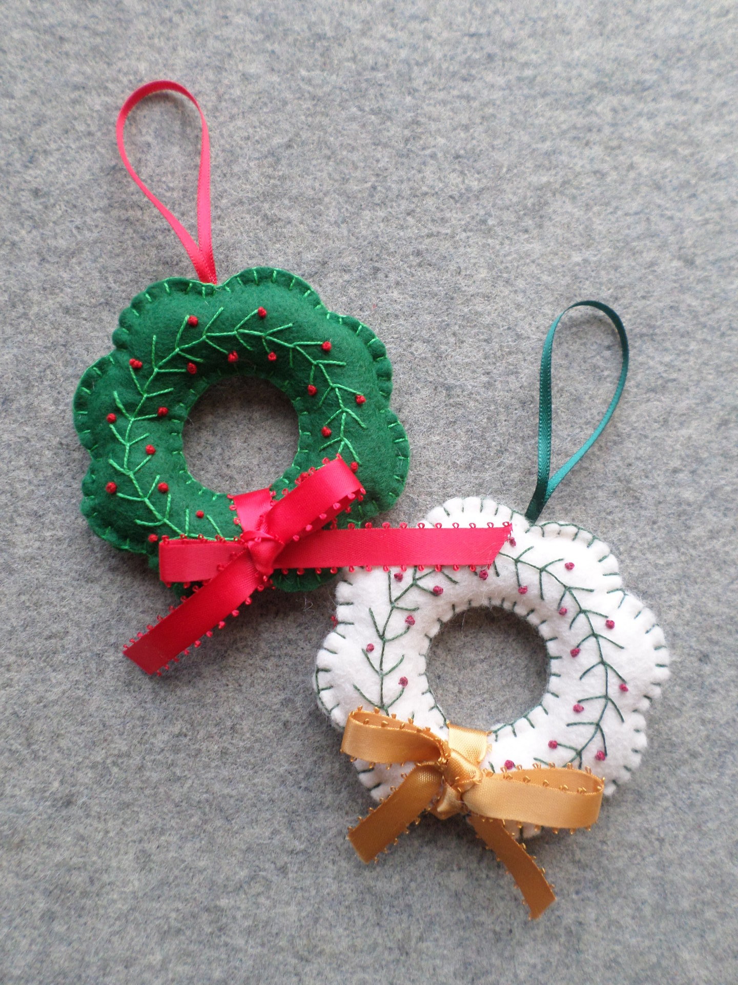 Wreath Felt Holiday Ornament DIY Kit 
