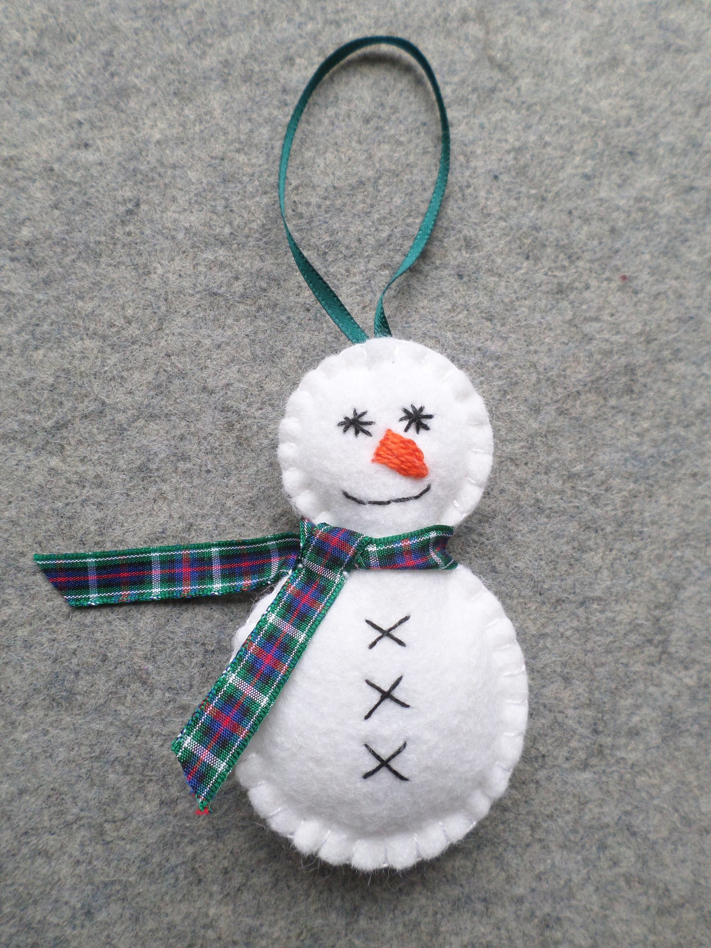 Snowman Felt Holiday Ornament DIY Kit 