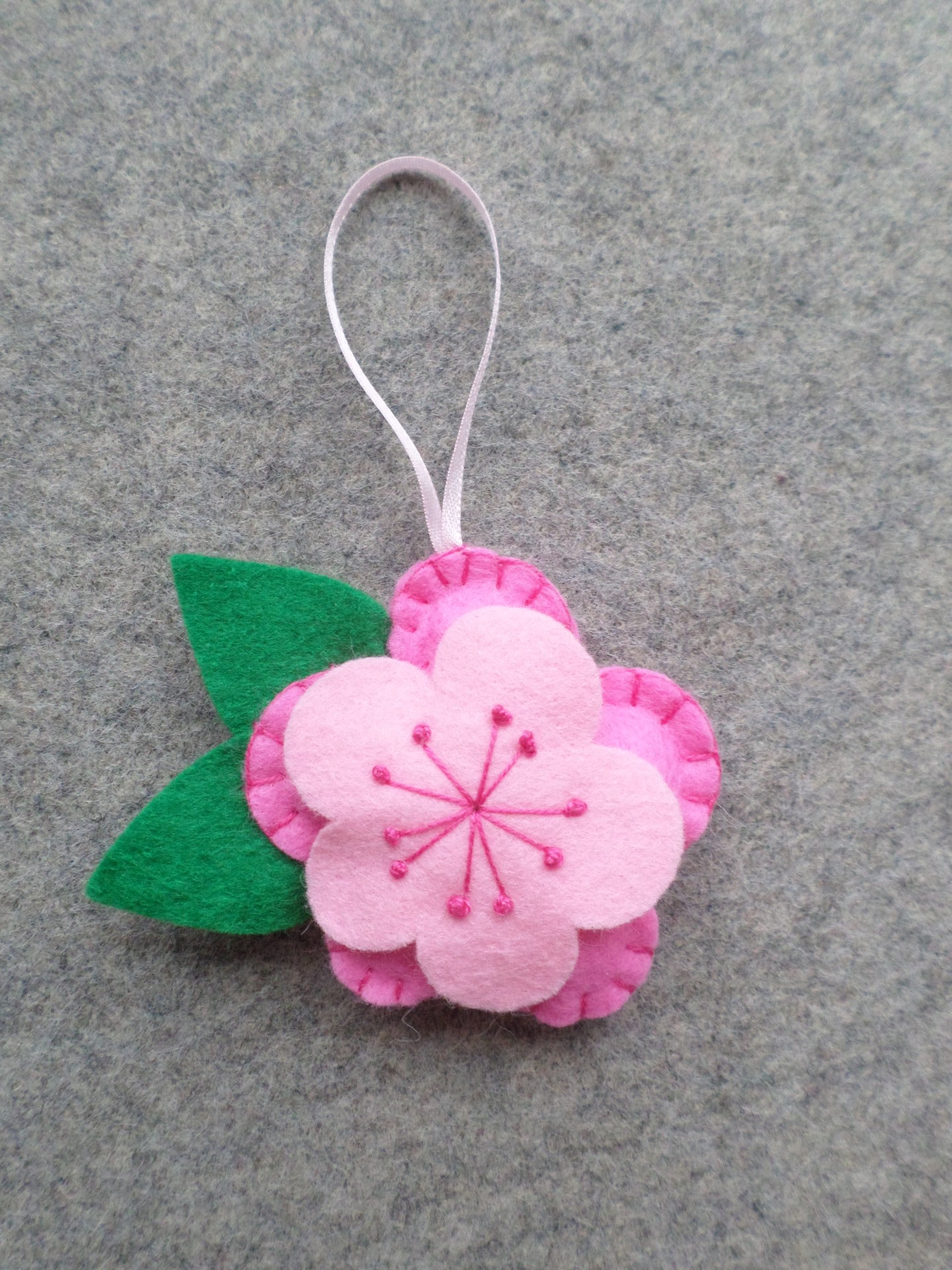 Pink Flower Felt Ornament DIY Kit 