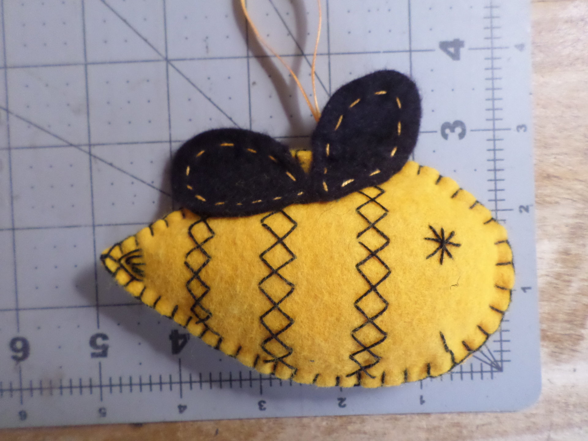 Bumble Bee Felt Holiday Ornament DIY Kit 