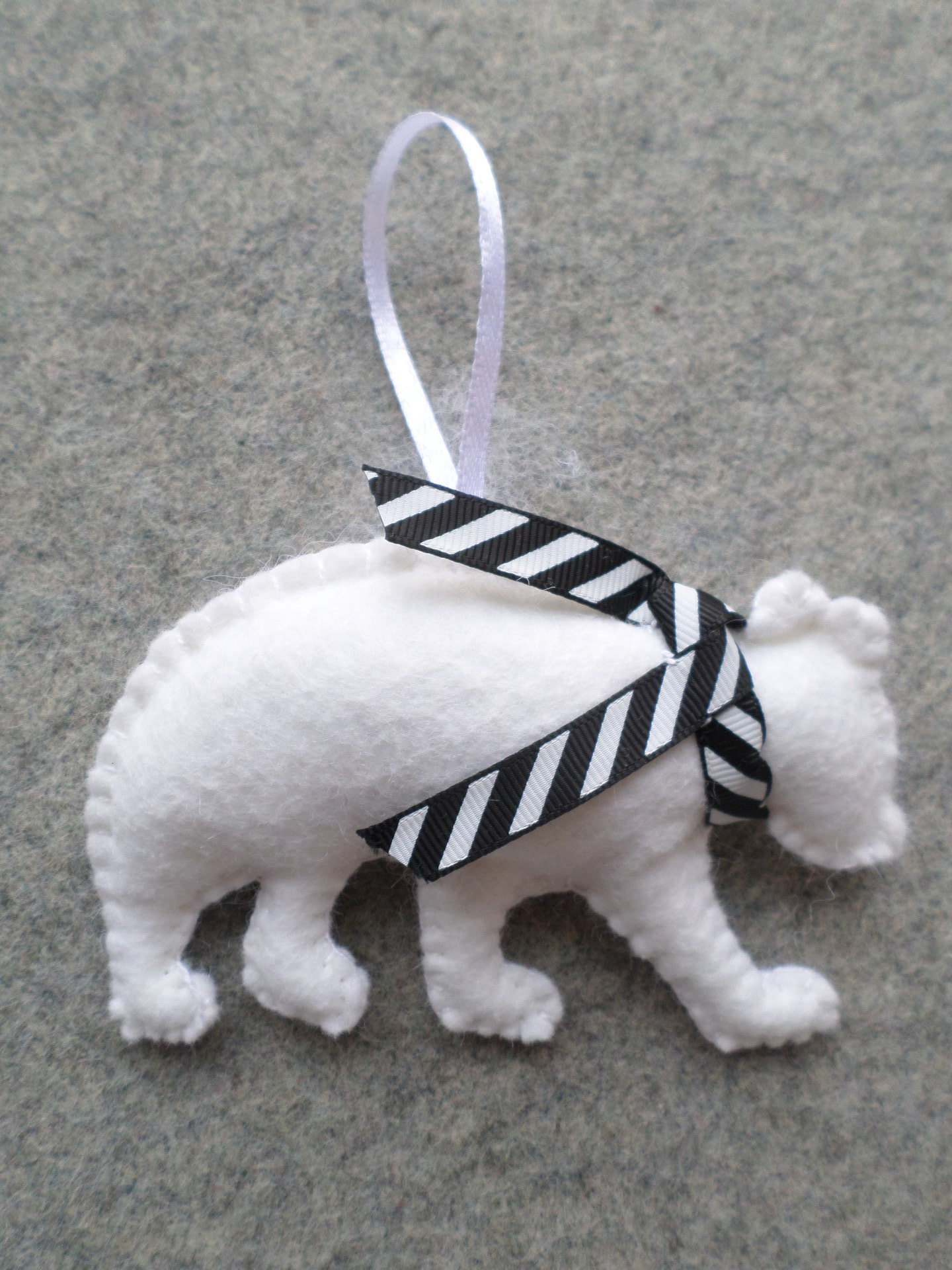 Polar Bear Collegiate Edition Felt Ornament DIY Kit 
