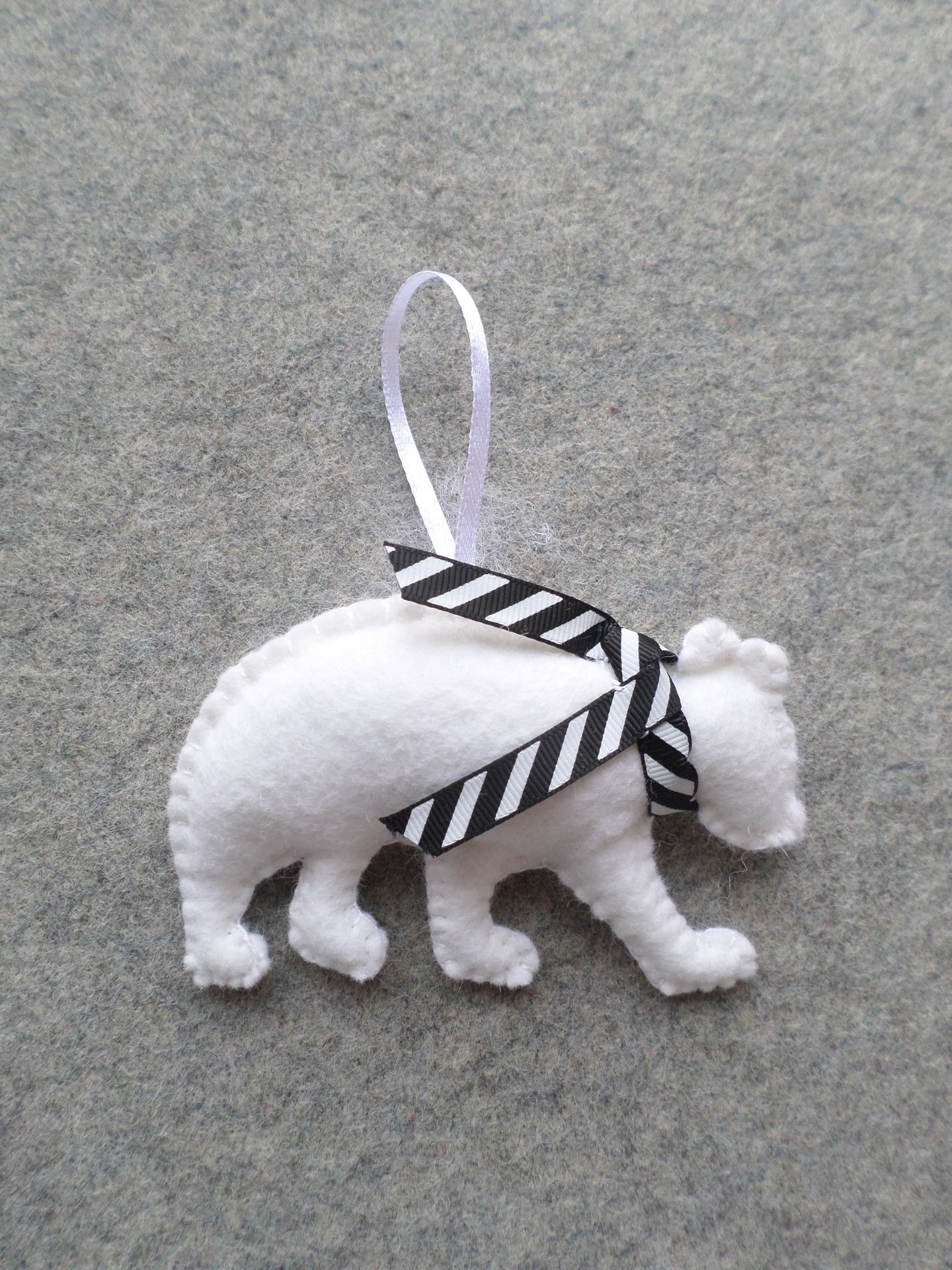 Polar Bear Collegiate Edition Felt Ornament DIY Kit 