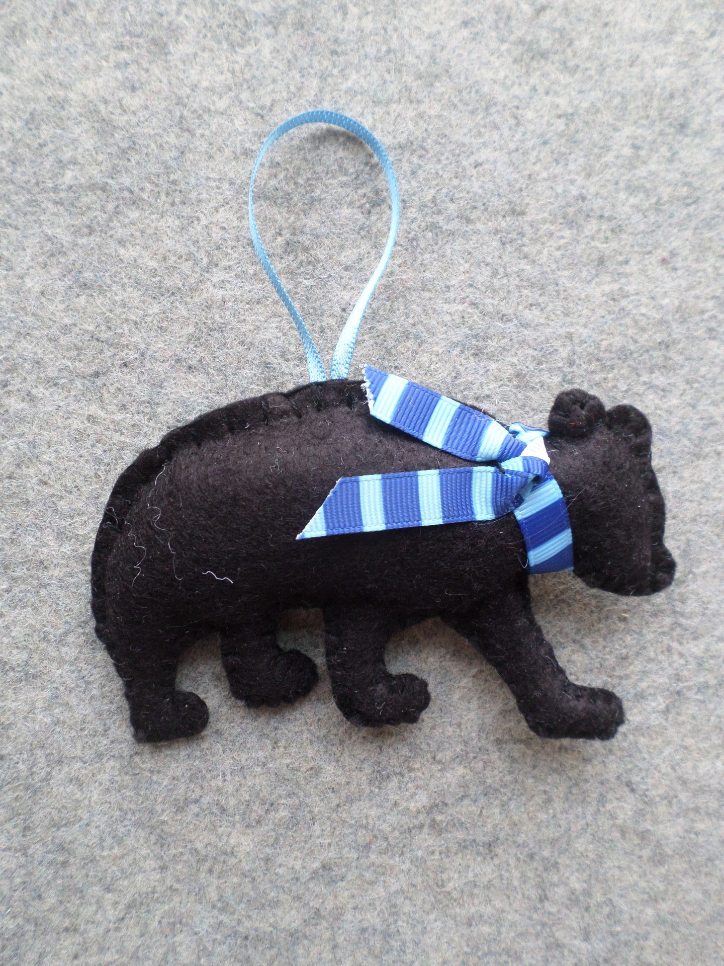 Maine Black Bear Collegiate Edition Felt Ornament DIY Kit 