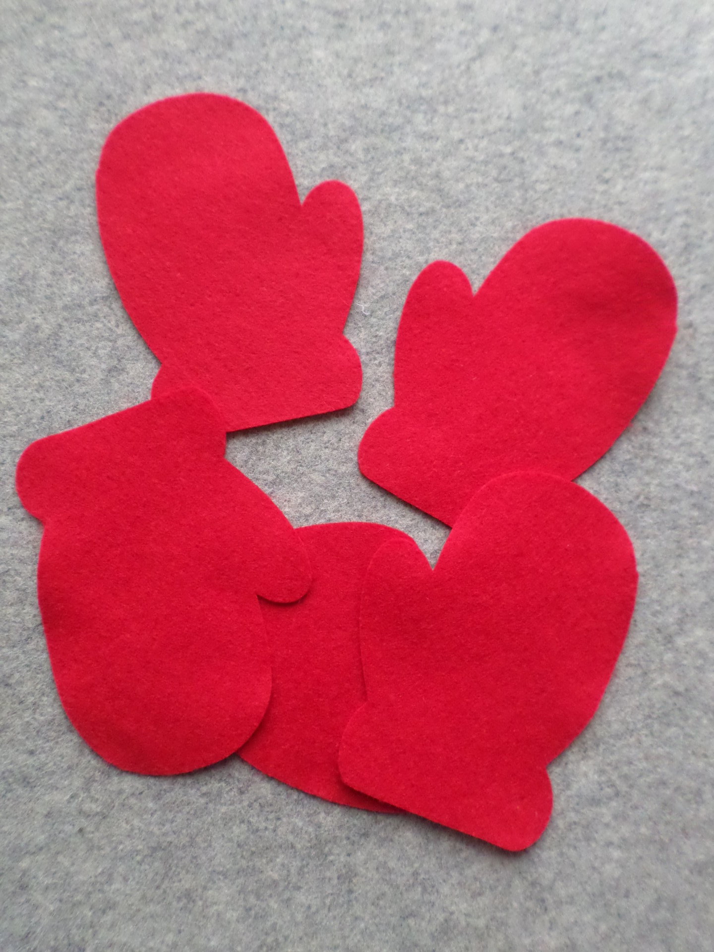 12 Cut Felt Shapes, Mitten Pieces