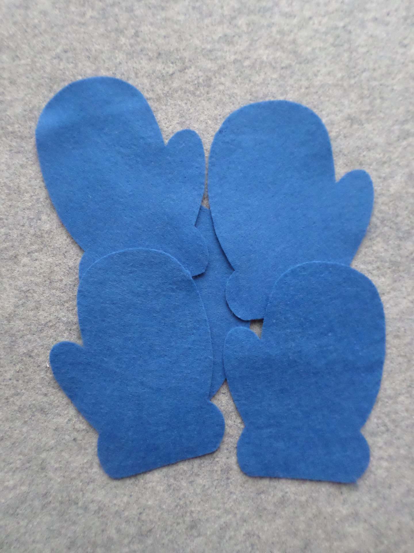 12 Cut Felt Shapes, Mitten Pieces