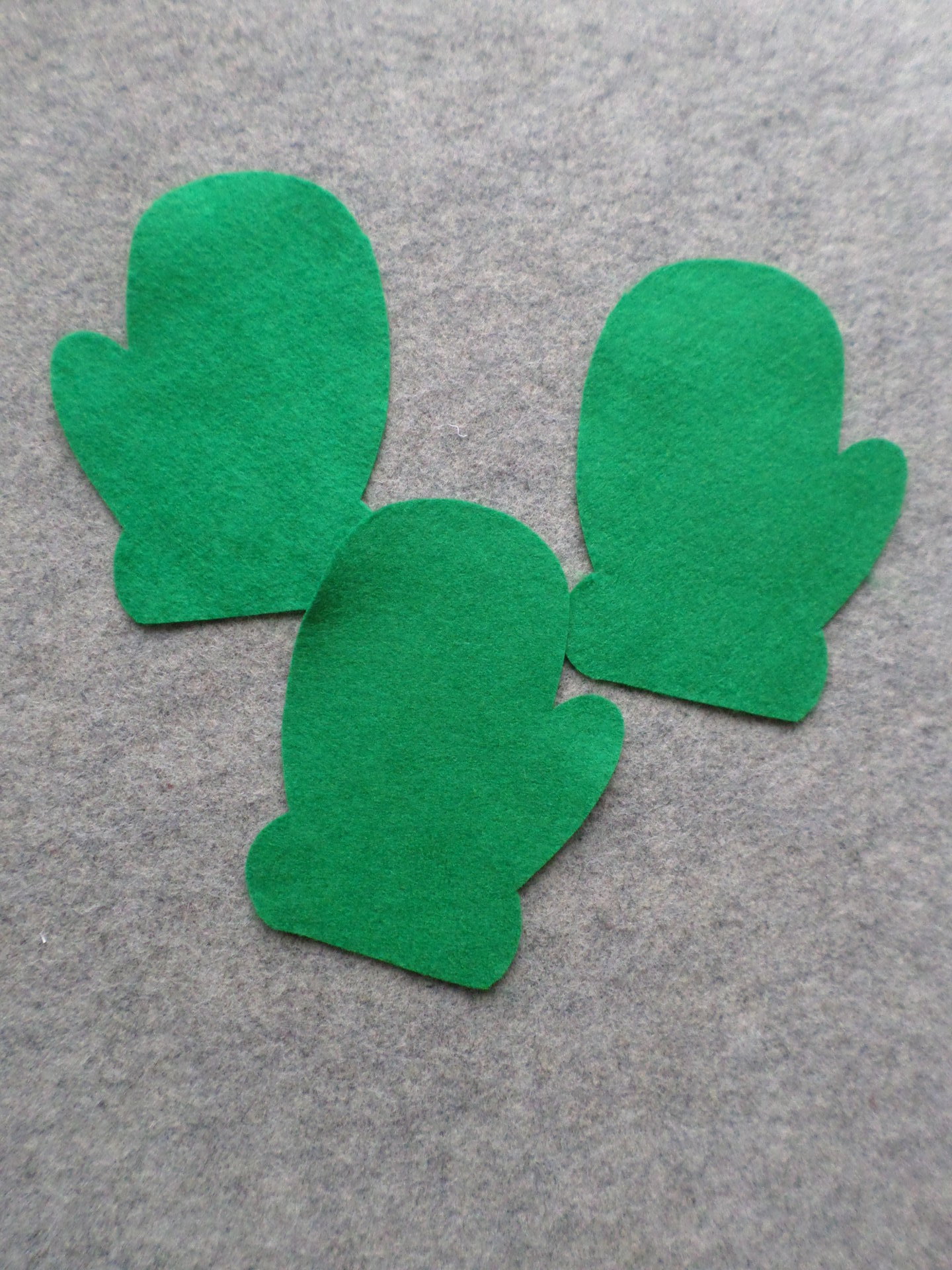 12 Cut Felt Shapes, Mitten Pieces