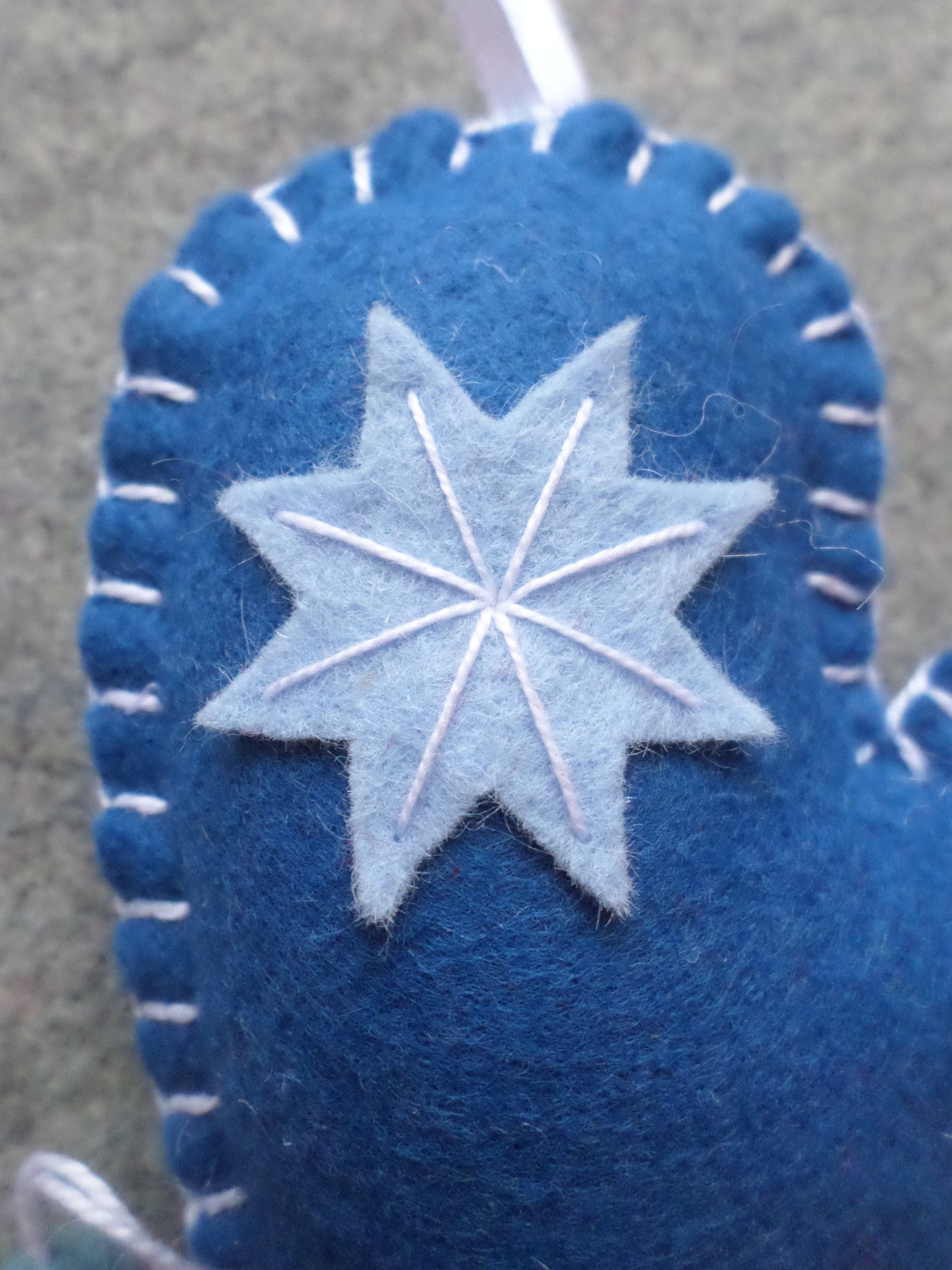  Mitten Felt Holiday Ornament DIY Kit 