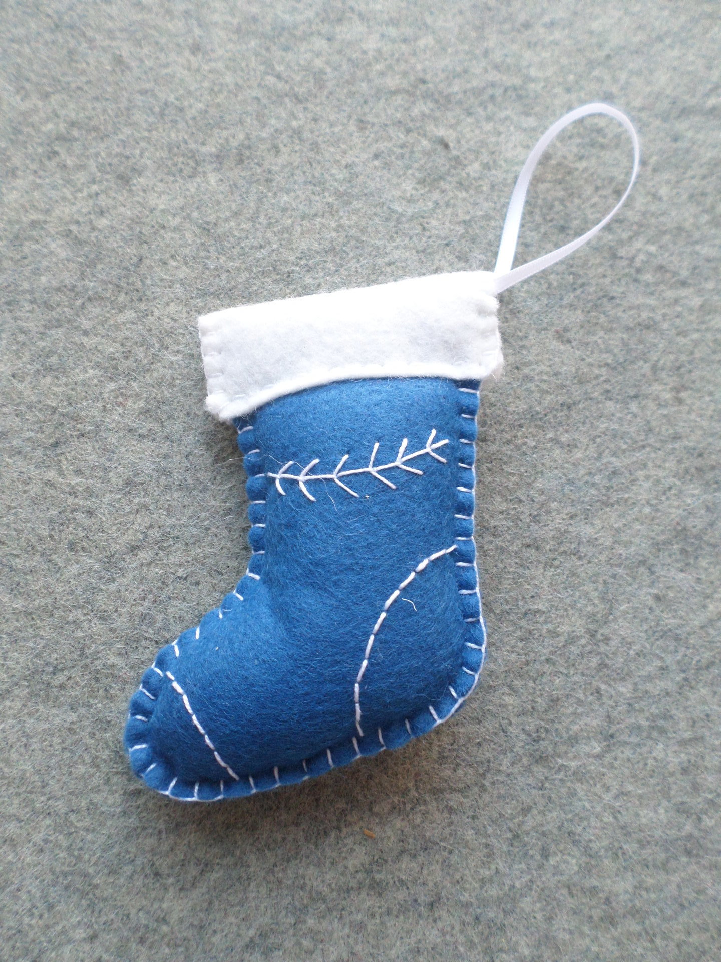 Set of 4 Stocking Felt Ornaments DIY Kit 