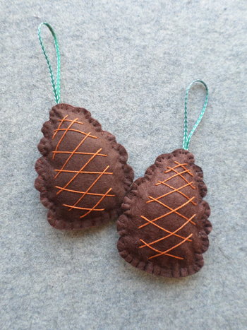 Pine Cone Felt Holiday Ornament DIY Kit 