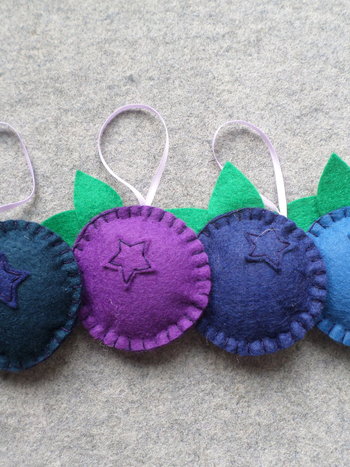 Set of 4 Blueberry Felt Ornaments DIY Kit 