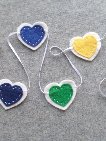 Valentine Hearts Felt Garland DIY Sewing Kit 