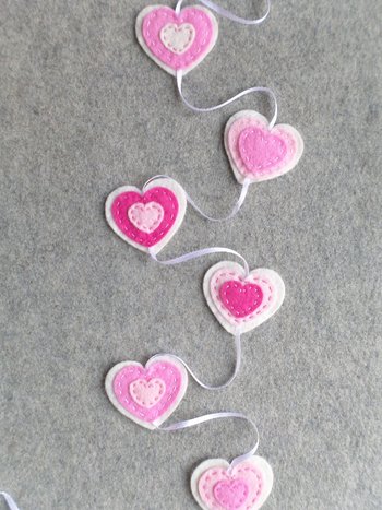 Valentine Hearts Felt Garland DIY Sewing Kit 