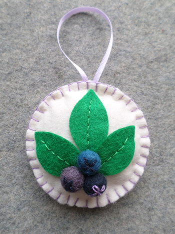 Blueberry Felt Holiday Ornament DIY Kit 