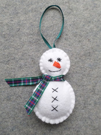 Snowman Felt Holiday Ornament DIY Kit 